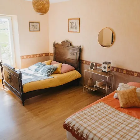 Logis De Vallombronze Bed & Breakfast